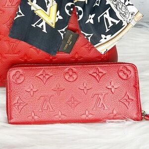Louis Vuitton Empteinte Wallet selling from bundle set